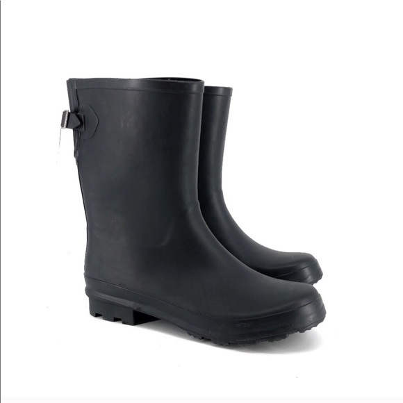 extended calf rain boots